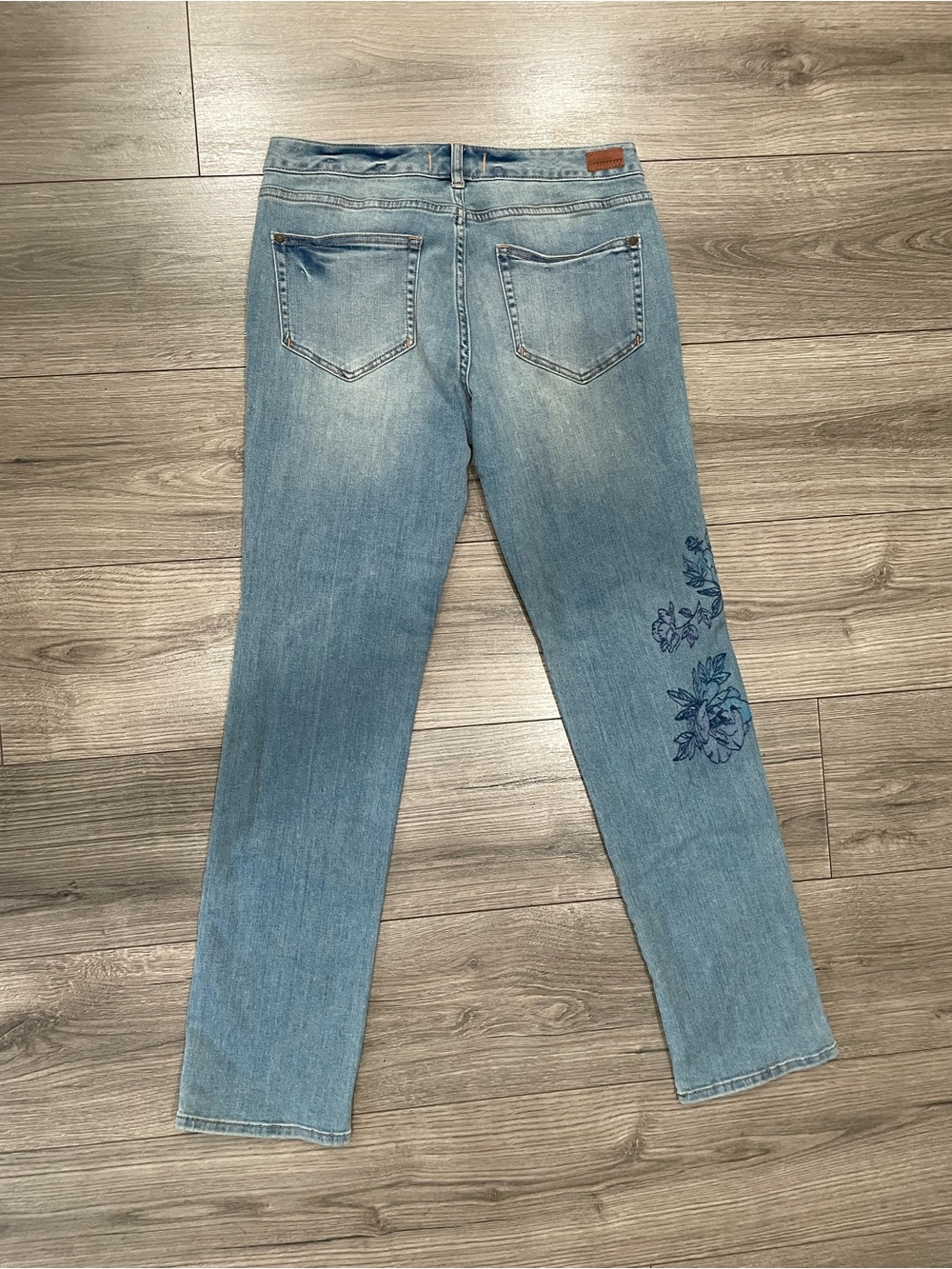NWT Sundance Magnolia Floral Embroidered Jeans Size 30 - Picture 7 of 7